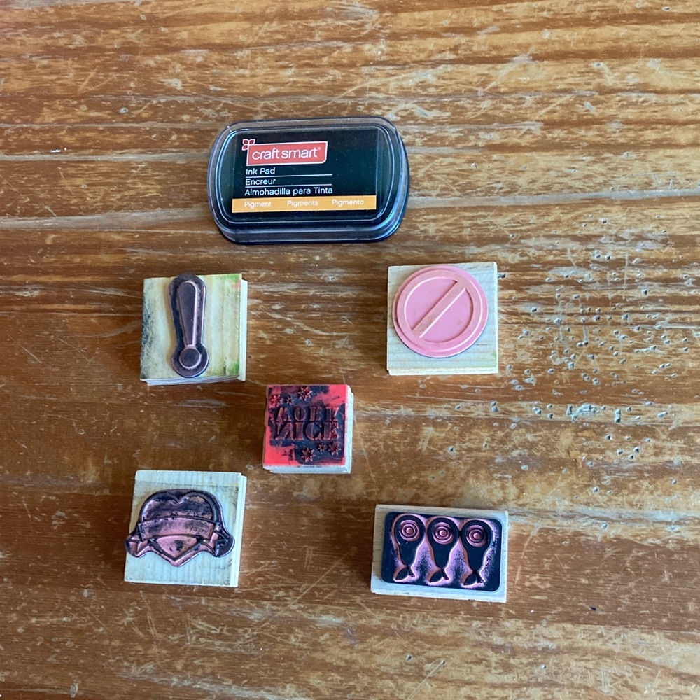 Set of 5 Wooden Rubber stamps & ink pad